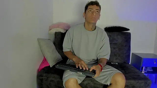 maykel and mike online show from January 7, 1:49 pm