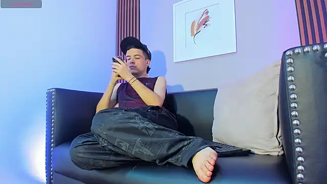 kevinn blue1 online show from November 10, 8:36 pm