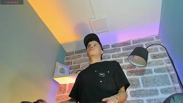 kevinn blue1 online show from October 30, 12:46 am