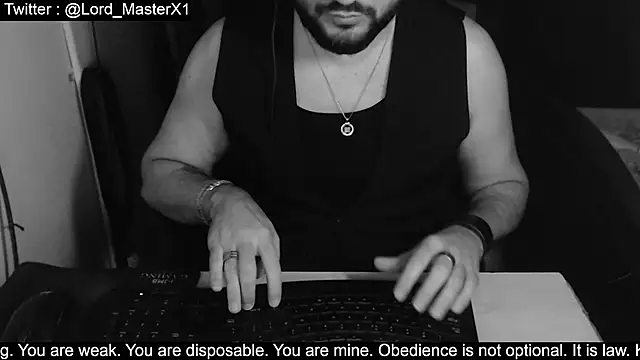 Snapshot of Lord_MasterX chatting on October 8, 3:11 am Lord MasterX online show from October 8, 3:11 am