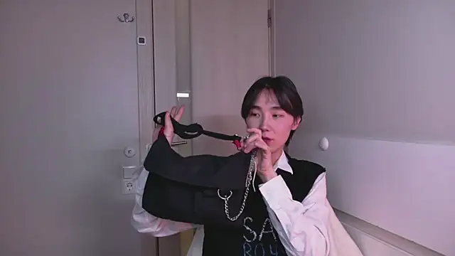 HeejinWang online show from November 7, 8:23 pm