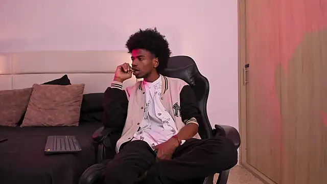 AllexJacob online show from November 11, 1:27 pm