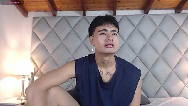 Snapshot of Clement_Reyes chatting on October 19, 1:25 pm Clement Reyes online show from October 19, 1:25 pm