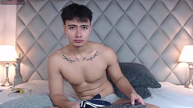 Snapshot of Clement_Reyes chatting on October 16, 1:41 pm Clement Reyes online show from October 16, 1:41 pm