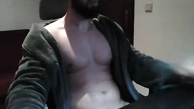 yourfantasy777 online show from April 18, 11:26 pm