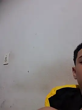 Snapshot of douglasdesouza22 chatting on September 20, 3:12 pm douglasdesouza22 online show from September 20, 3:12 pm