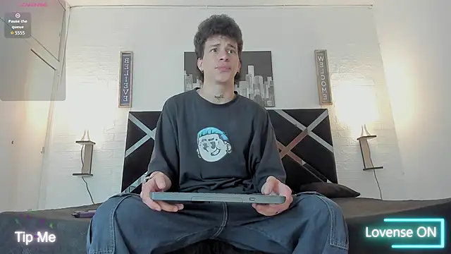 iammariano online show from November 15, 4:47 am