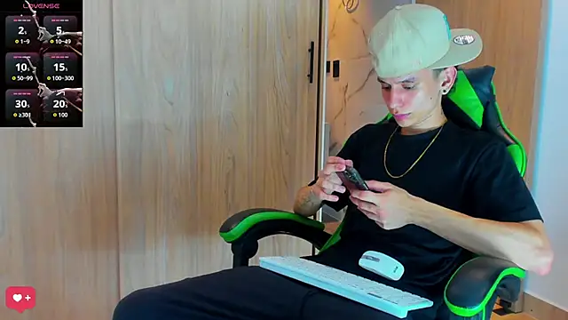 Skinny batman online show from November 8, 4:04 am