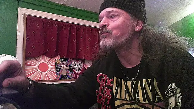 HippieDad333 online show from April 18, 5:20 am