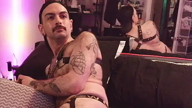 hungbot online show from April 23, 5:01 am