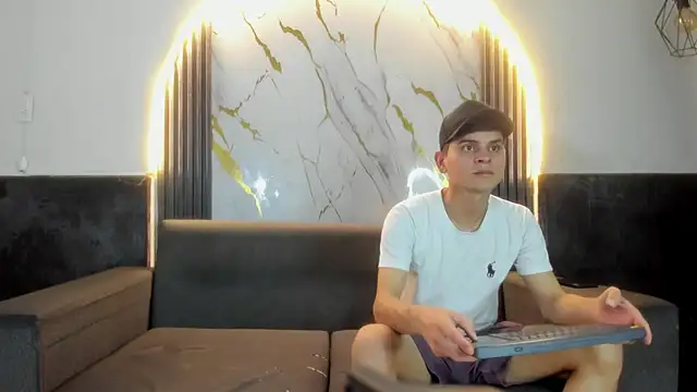 liam coleman25 online show from February 21, 4:24 am