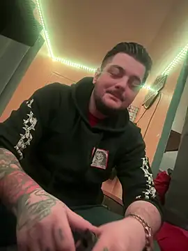 latenightguy online show from January 11, 4:38 am