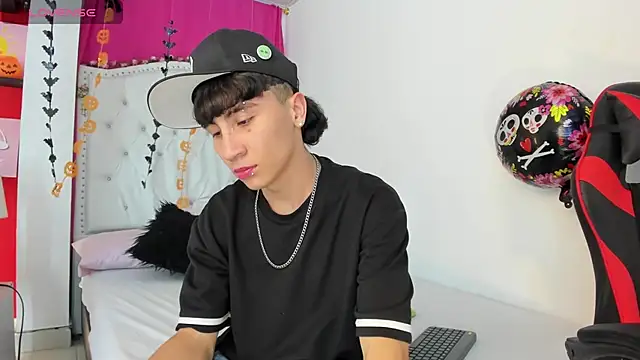 XaanderGrey online show from October 17, 7:29 pm