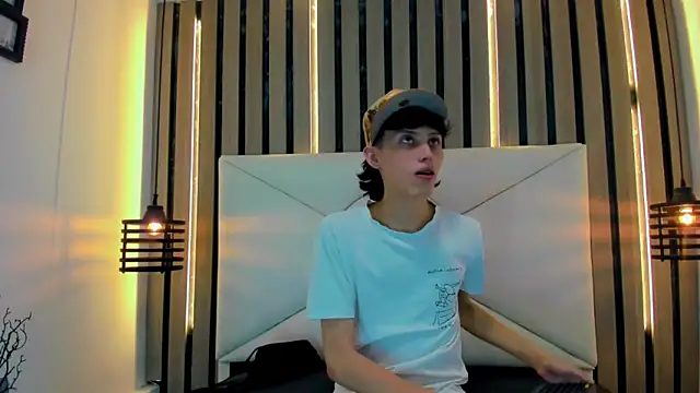 thaigo twink38 online show from April 9, 3:59 am