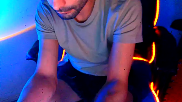 highinhtxx online show from February 22, 10:05 am