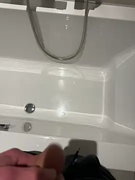 heet1998 online show from October 22, 2:04 am