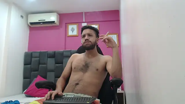 Juan FelipeX01 online show from October 23, 4:54 pm