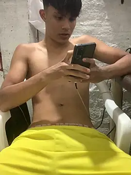 Thiagox03 online show from November 4, 10:22 pm