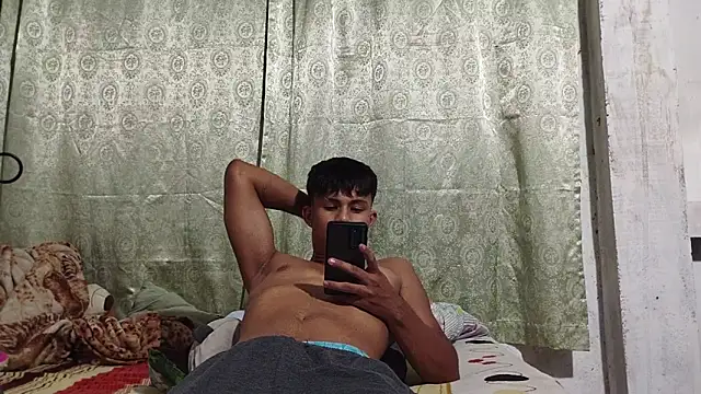 Thiagox03 online show from March 3, 3:41 pm