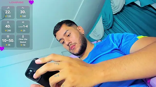 Snapshot of Hot_Latino_boy_ chatting on October 18, 5:01 am Hot Latino boy online show from October 18, 5:01 am