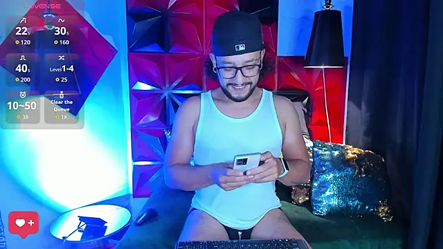 Snapshot of Ethan_w12 chatting on October 9, 12:59 am Ethan w12 online show from October 9, 12:59 am