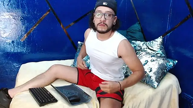 Snapshot of Ethan_w12 chatting on October 5, 12:14 am Ethan w12 online show from October 5, 12:14 am