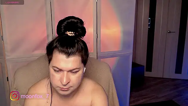 micromouse mo online show from October 26, 9:50 pm