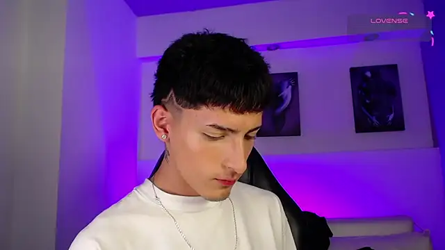 MateoMitchell online show from February 8, 8:35 pm