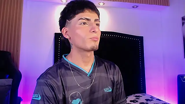 MateoMitchell online show from April 19, 4:45 am