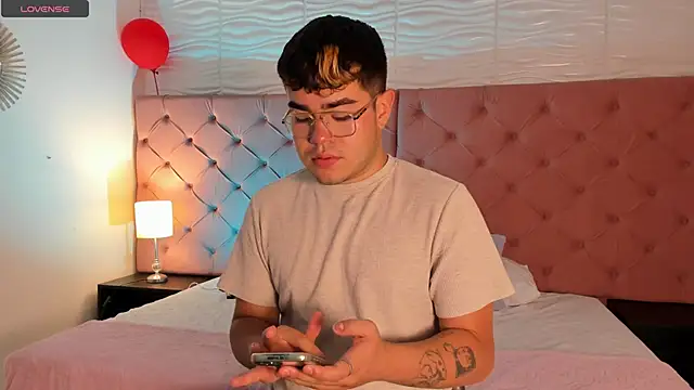 thiago occonor online show from November 8, 8:23 pm