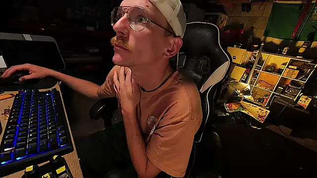 AverageMaleJay online show from May 21, 3:57 am