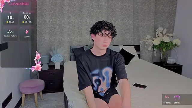 Cute Mike online show from November 28, 8:00 pm