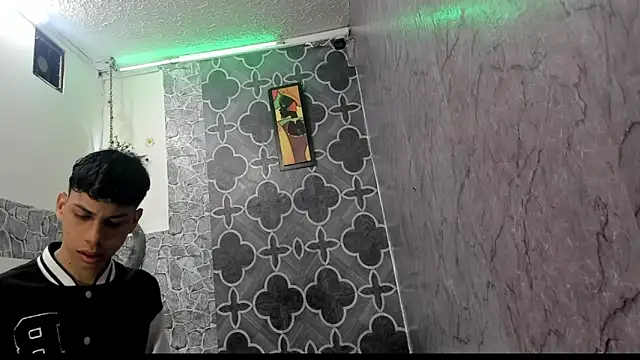 sexyboys cutex18 online show from March 3, 10:05 pm