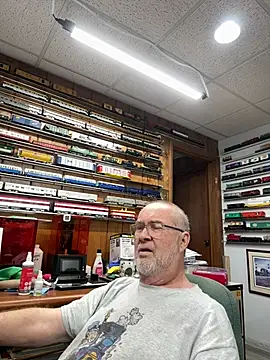 Jcaspen online show from April 5, 1:07 pm