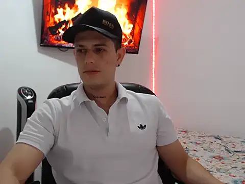 Snapshot of Mylo_smit chatting on October 8, 4:39 am Mylo smit online show from October 8, 4:39 am