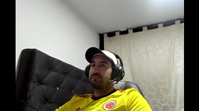 coolfriki online show from April 5, 9:44 pm