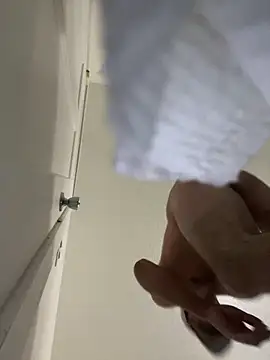 Snapshot of Alby0117 chatting on October 12, 8:08 am Alby0117 online show from October 12, 8:08 am