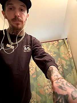 Snapshot of daddysway123 chatting on November 1, 7:40 pm daddysway123 online show from November 1, 7:40 pm