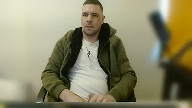 chibrax918 online show from April 2, 8:33 am