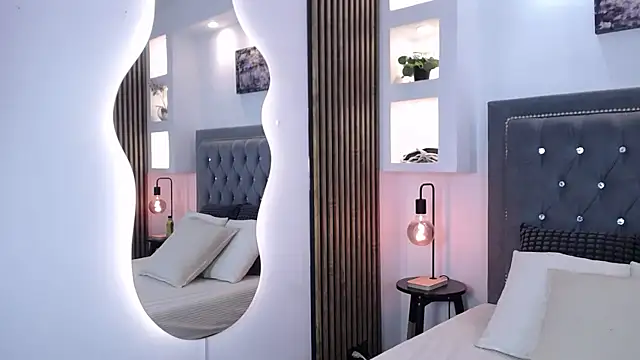 Emo Boy  online show from April 6, 8:09 pm