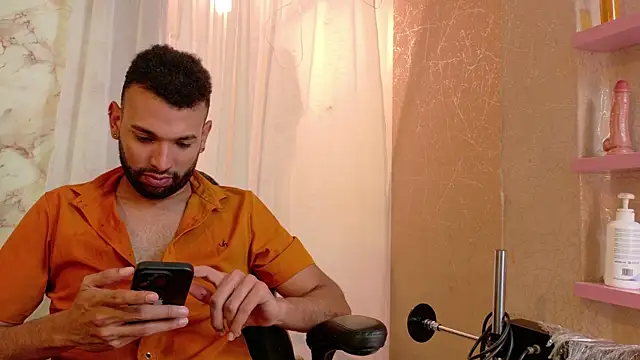 onlymen2025 online show from October 27, 7:38 pm