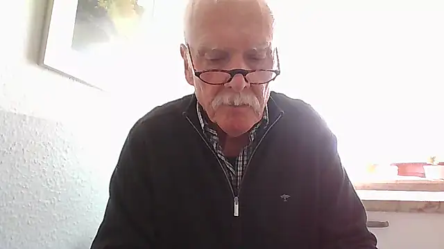 super-snoopy online show from April 7, 8:58 am