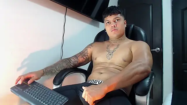 Boyhot 00 online show from November 7, 1:36 pm