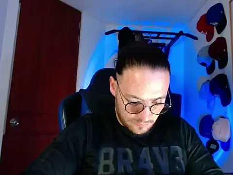 kurt xx online show from November 18, 9:17 pm