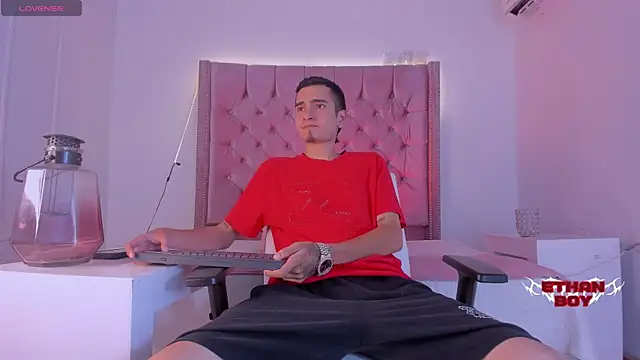 Ethan Boy  online show from October 21, 8:55 pm