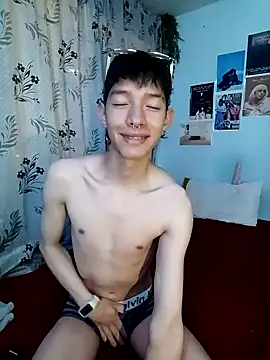 Snapshot of heyy_noah11 chatting on October 19, 2:27 am heyy noah11 online show from October 19, 2:27 am