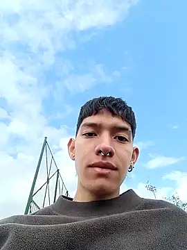 Snapshot of heyy_noah11 chatting on October 15, 8:27 pm heyy noah11 online show from October 15, 8:27 pm