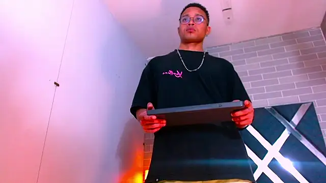 Jayden Morris online show from February 5, 7:10 pm