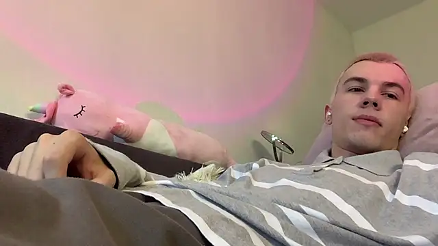 Jeremy1Scott online show from July 3, 4:51 am