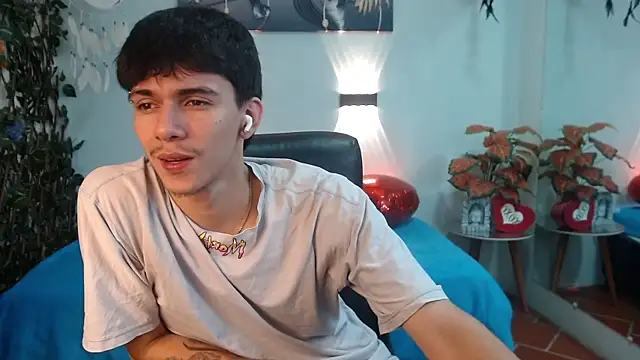 AmethystShadow17 online show from April 8, 9:01 pm